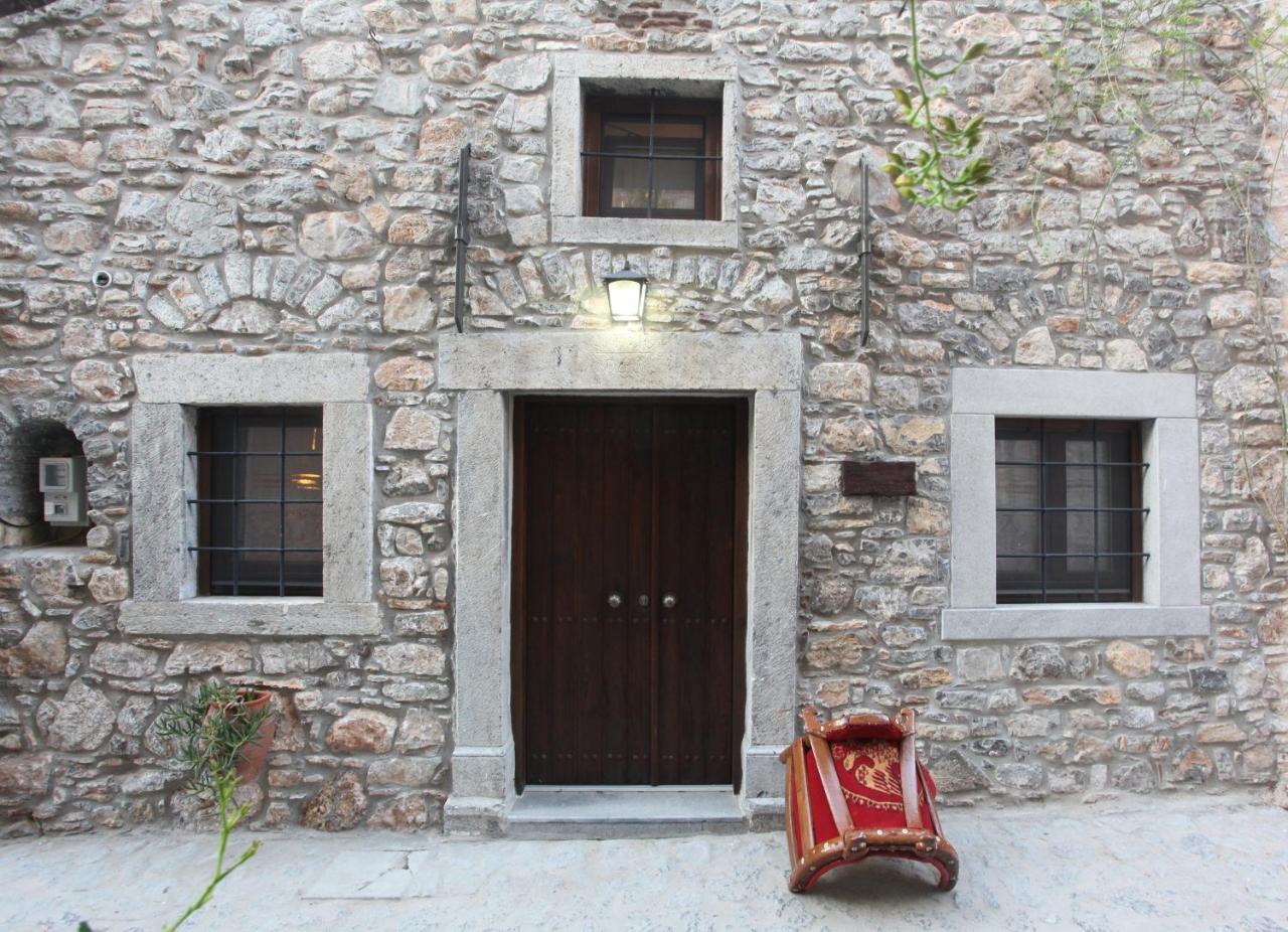 Stoes Traditional Suites Mesta Exterior photo
